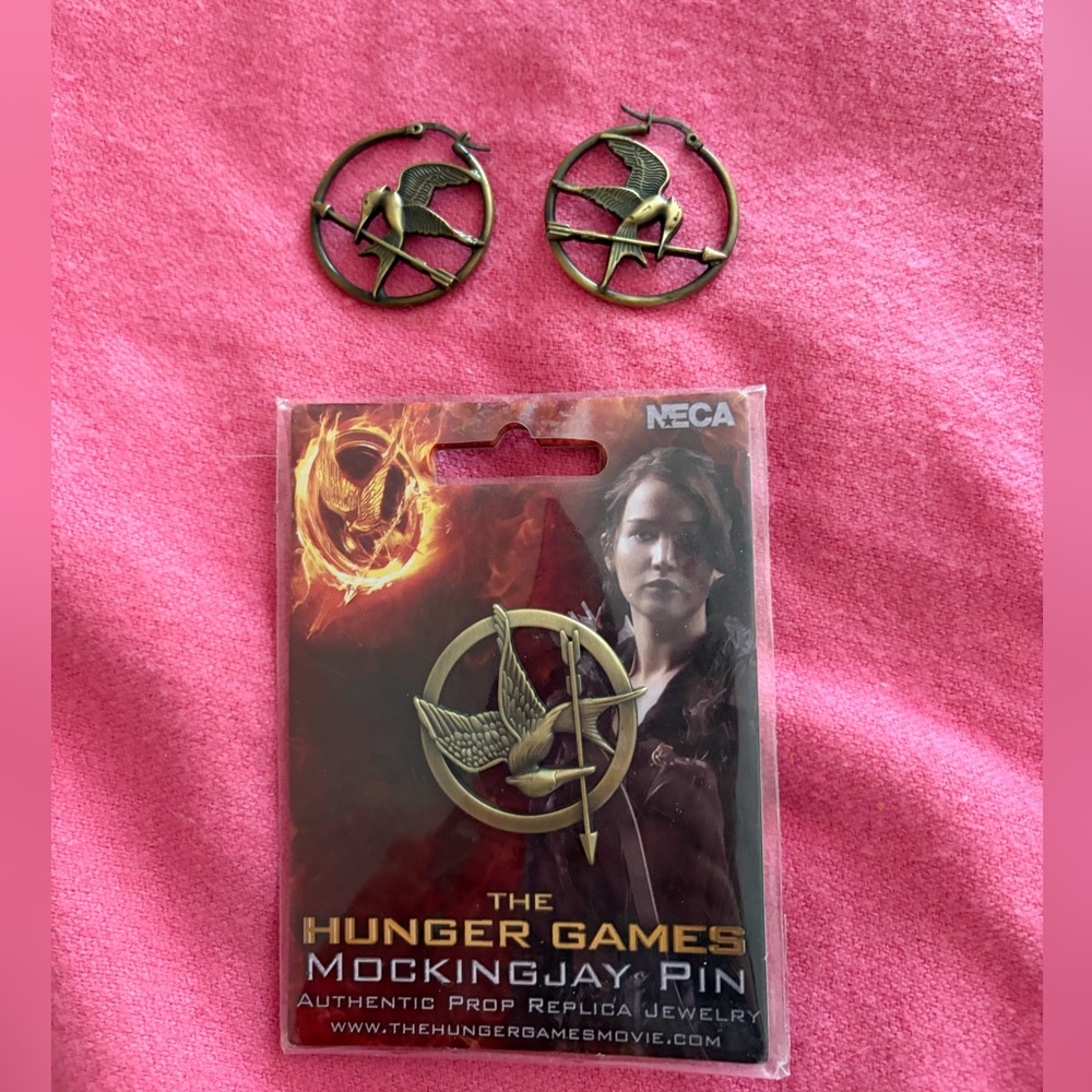 The Hunger Games Mockingjay Pin (NWT) & Earrings (gently used) Set